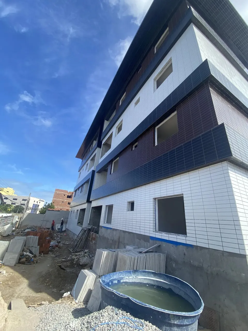 Apartamentos com 74m próx aos Correios