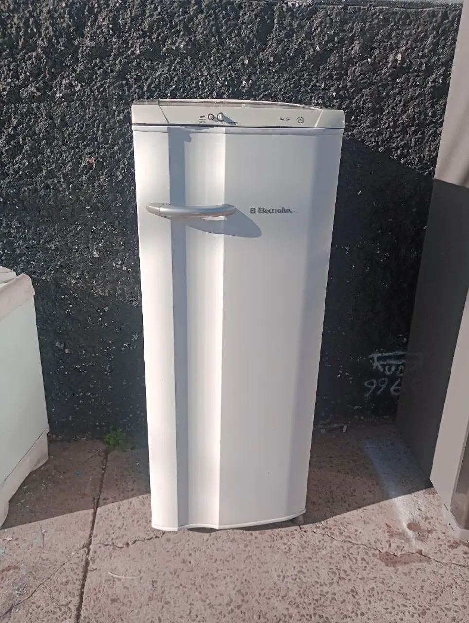 Geladeira Electrolux com garantia de três meses aceito cartão