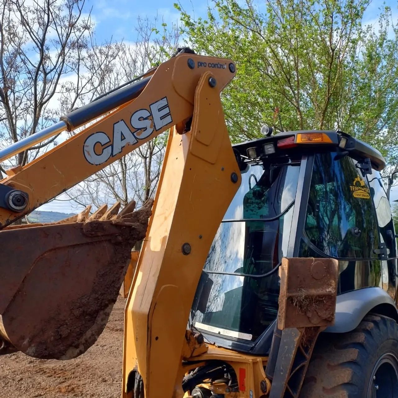RETROESCAVADEIRA CASE 580N  4x4 2017 - COMPRE COM ENTRADA DE  R$ 29.800,00 - Foto 3