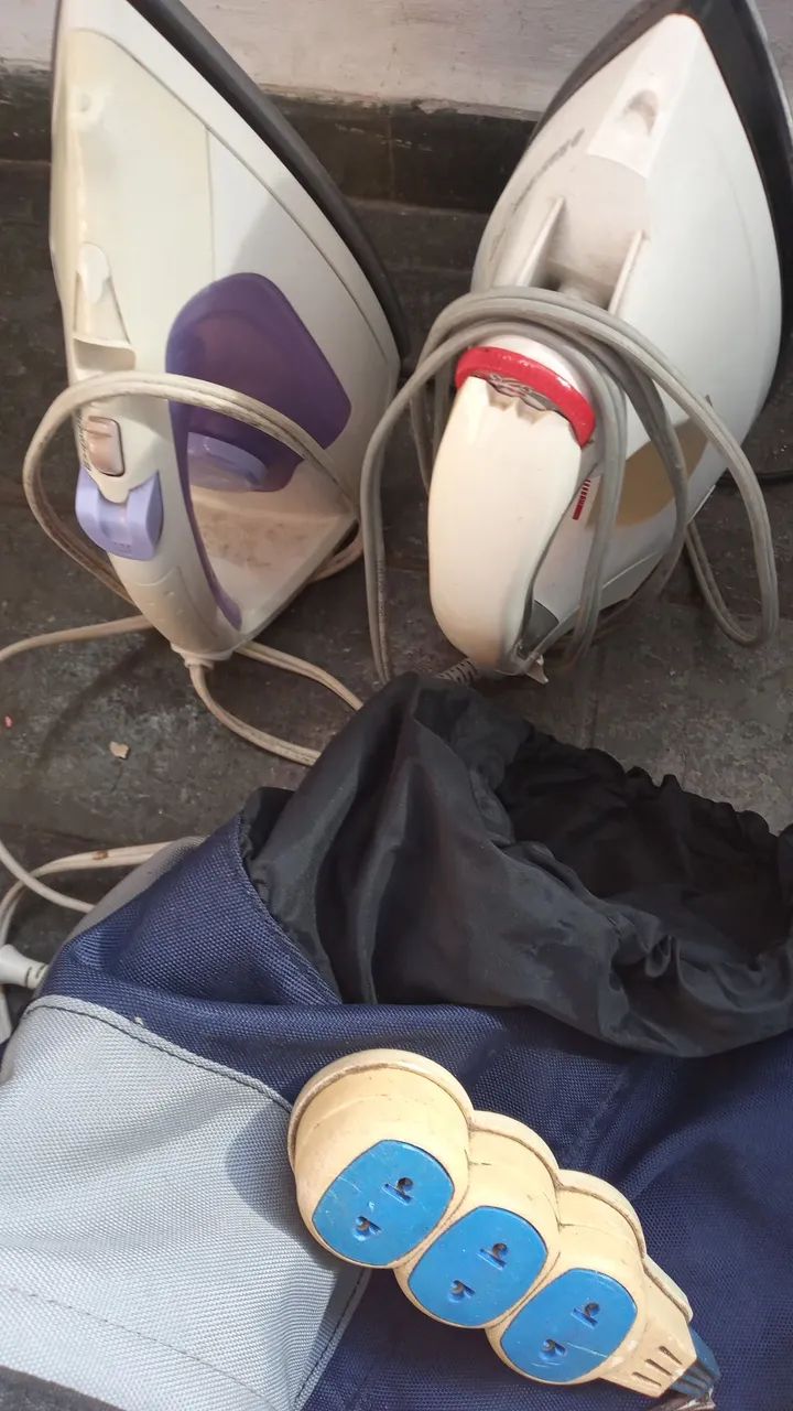 2 Ferros de Passar Roupa - Ótimo Estado!