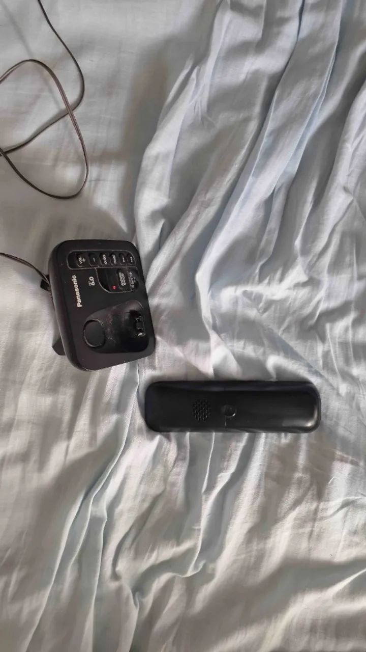 Vendo Telefone sem fio Panasonic com secretaria eletrônica Mol Nº: KX-TGC220LB - Foto 2