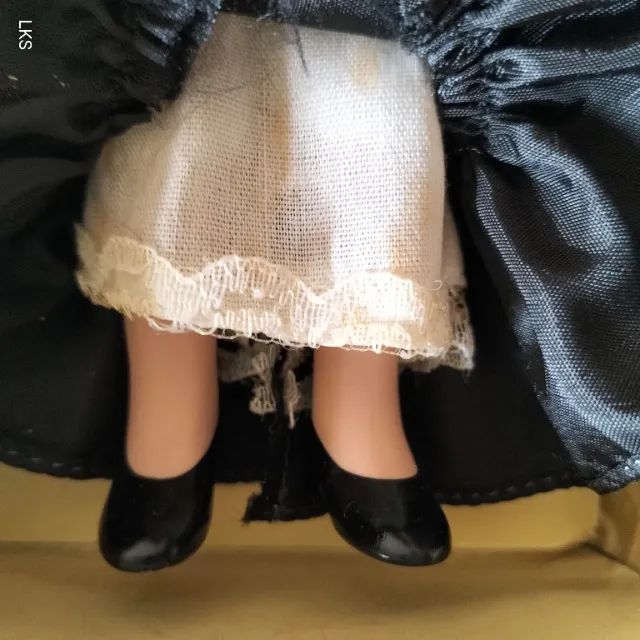 Boneca de Porcelana Isabel Archer - Foto 2