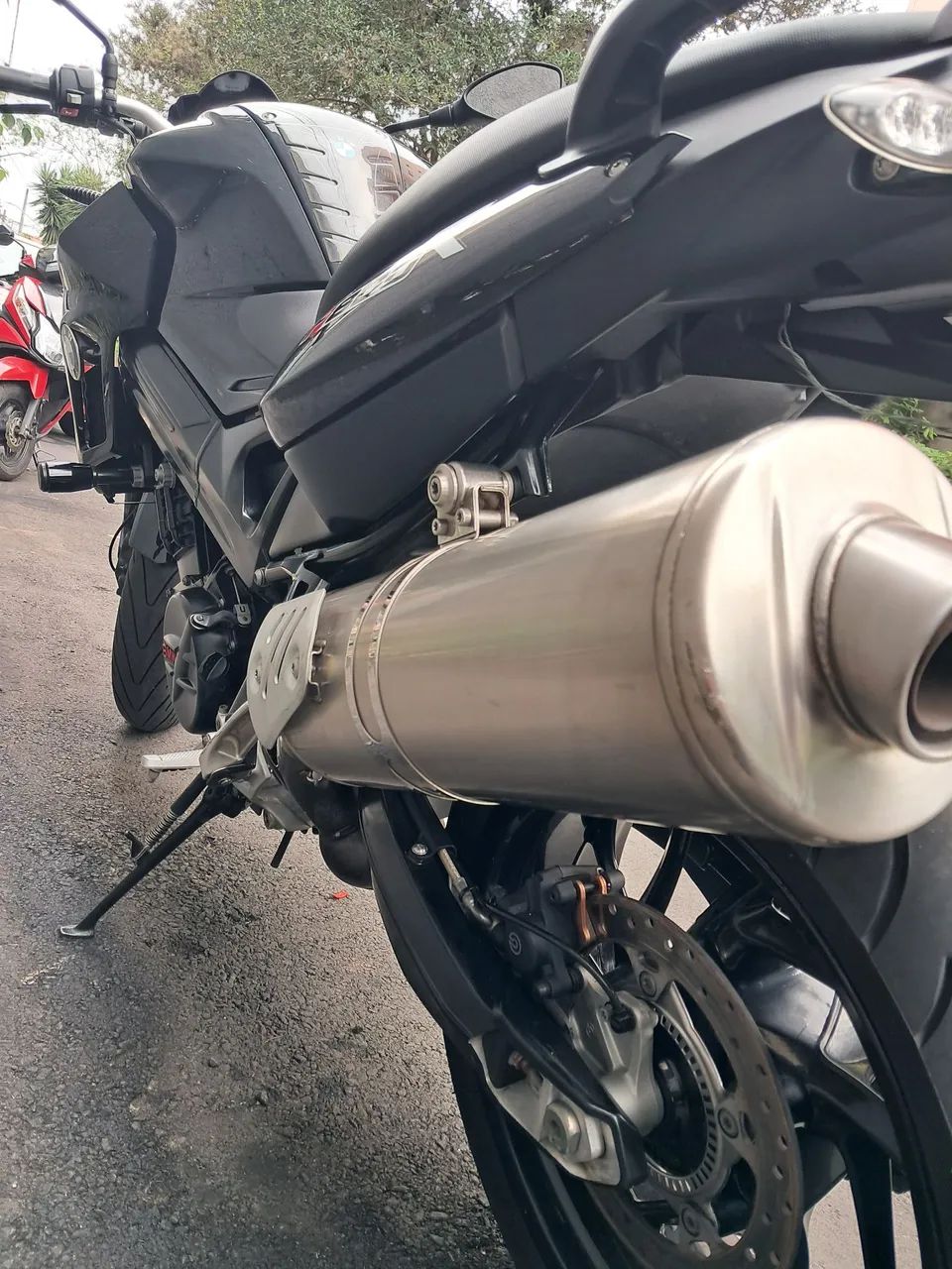 BMW F800r novinha, apenas 34mil km, revisada nós mínimos detalhes, moto na loja beto motos - Foto 5