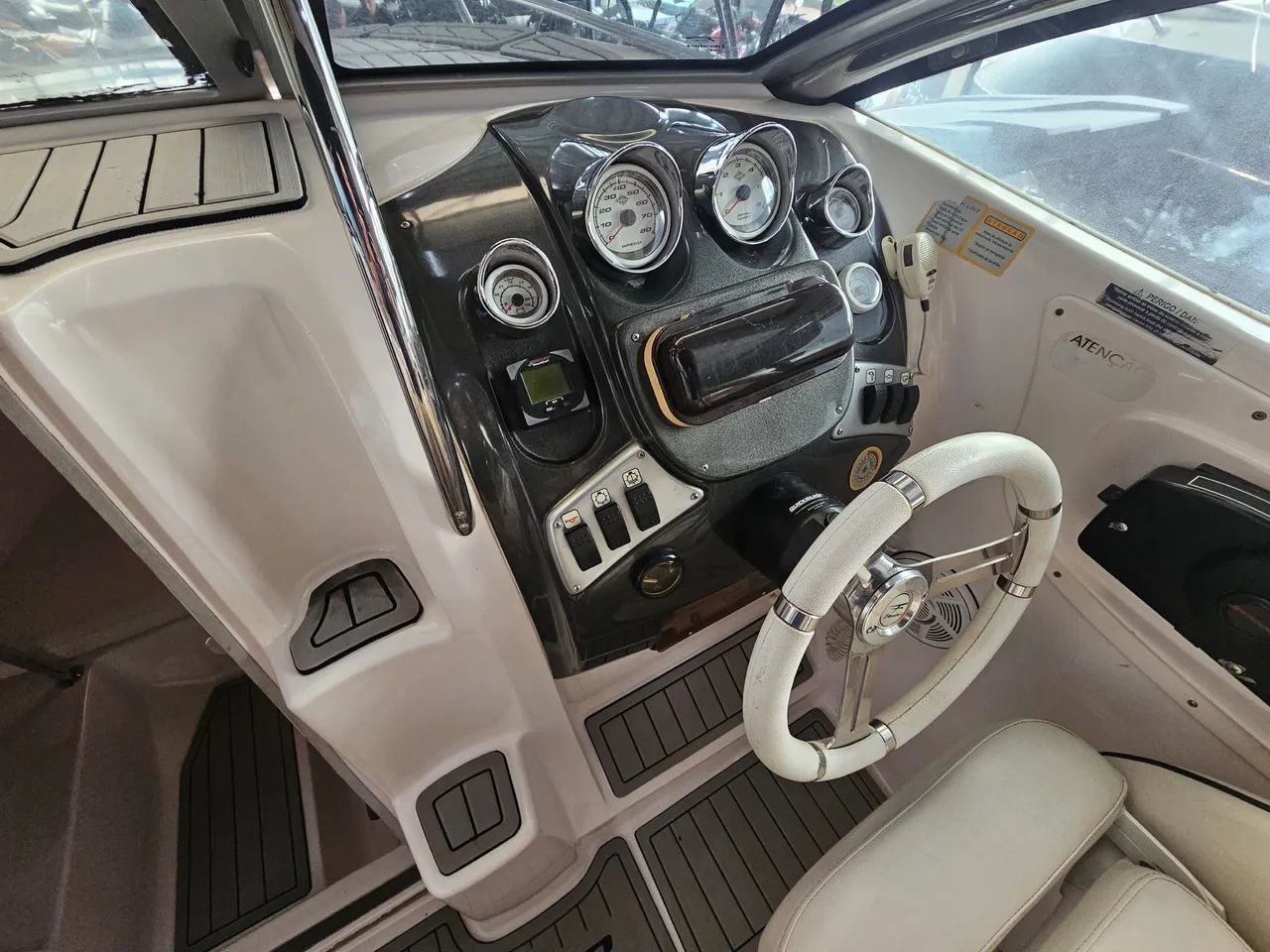 LANCHA FIBRAFORT FOCKER 215 ANO 2010 - Foto 6