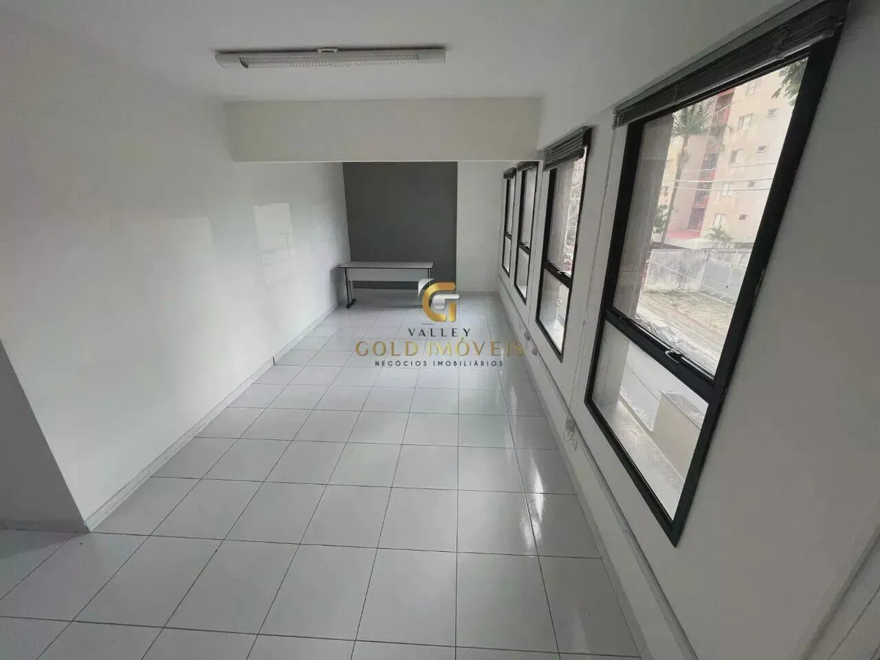 VENHA CONHECER - SALA COMERCIAL PARA ALUGAR - CENTRO DE SJC - 44M² - 1 VAGA