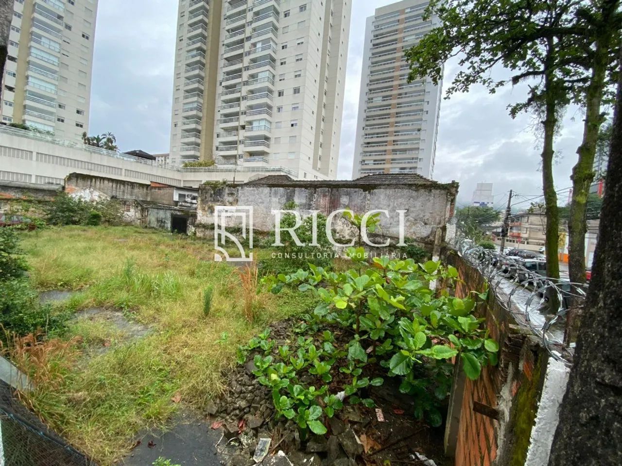 TERRENO A VENDA EM SANTOS