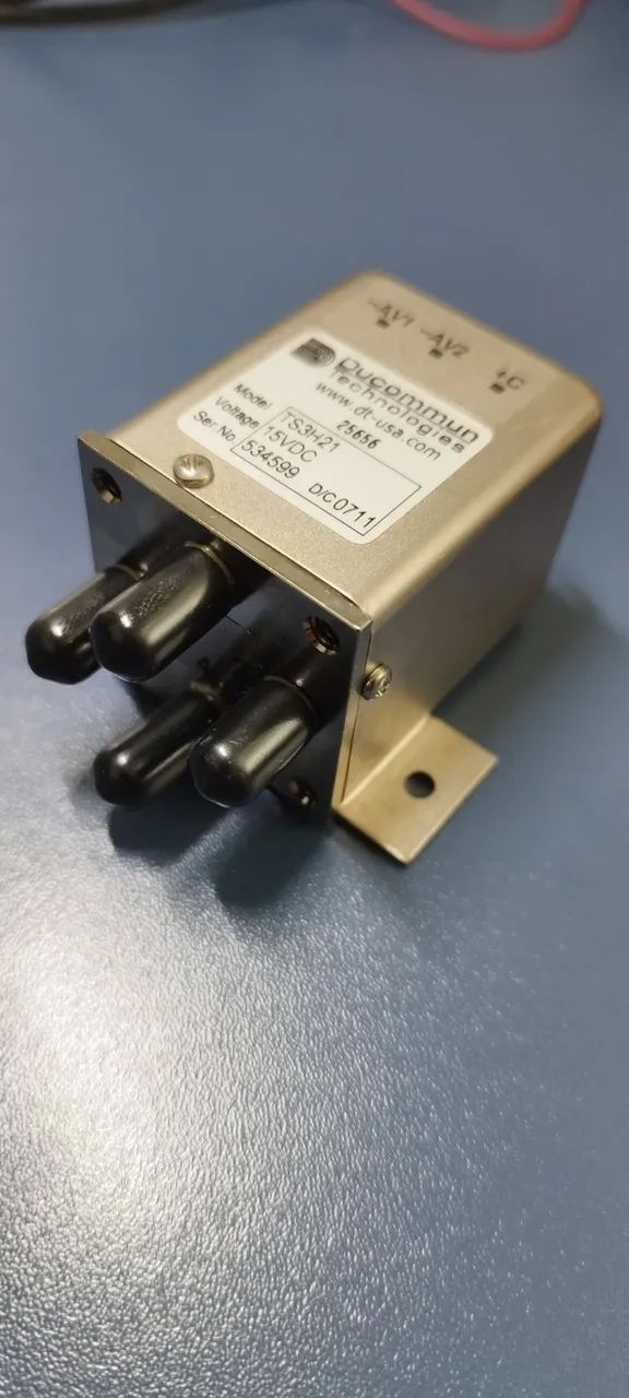 Comutador Switch Ducommun RF Micro-ondas 18ghz Sma Ts3h21 25656 