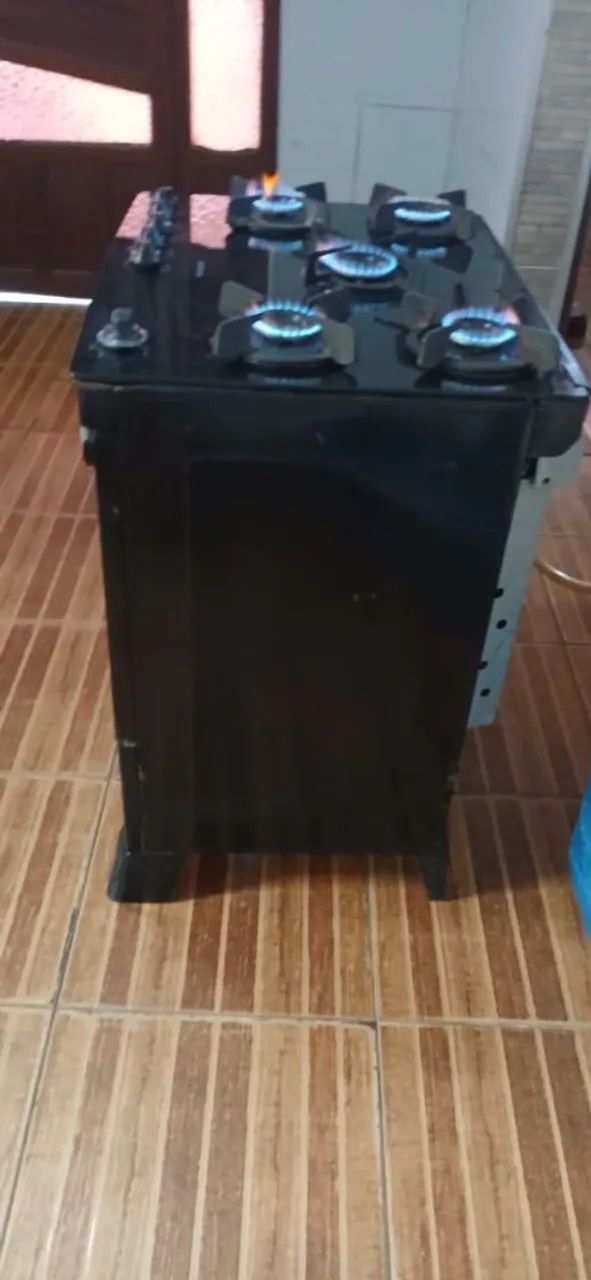 Vende-se fogão 5 bocas mesa de vidro  - Foto 2