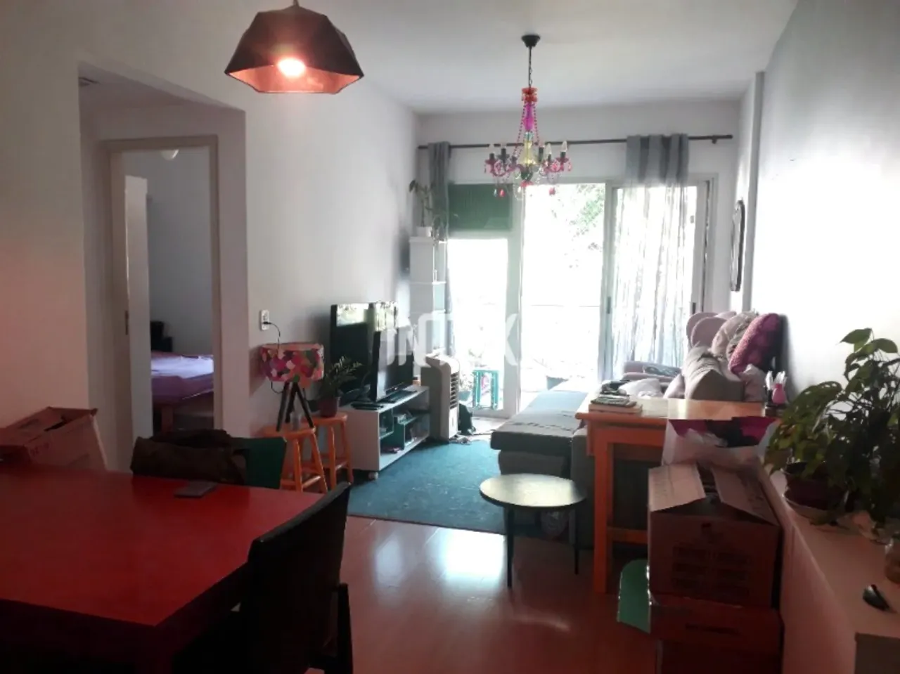 Apartamento à venda no Ingá, Niterói-RJ: 2 quartos, sala, 2 banheiros, 1 vaga de garagem.