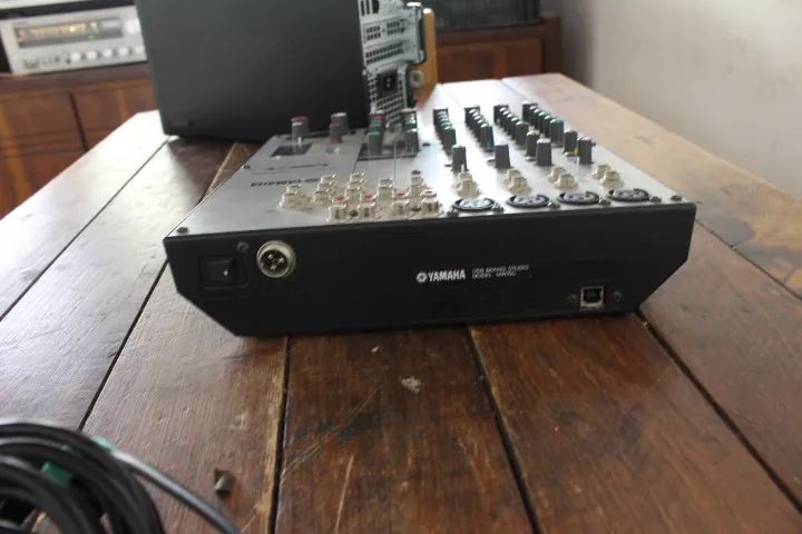 Mesa (mixer) e interface Yamaha MW10c - Foto 3