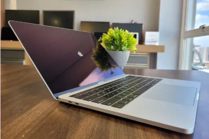 Apple MacBook Pro 2019 TouchBar Core i5 Quad Core | 256GB SSD