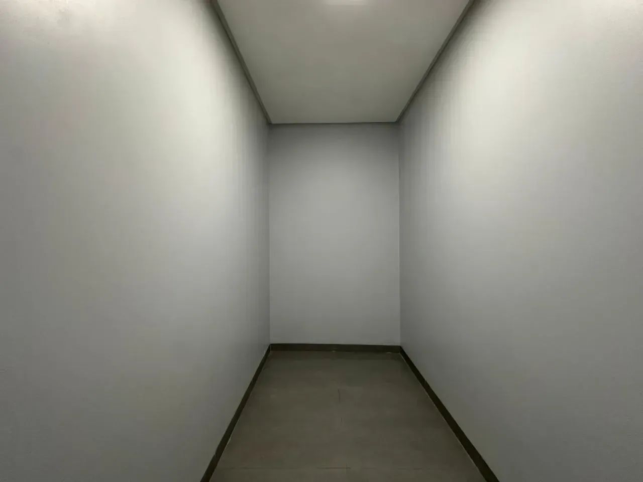 Vendo casa em condomínio - 3 quartos com suíte  e closet - Condominio com lago - Foto 5