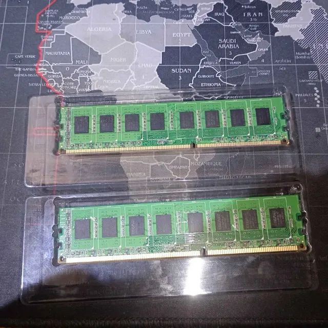 2 memórias RAM ddr3