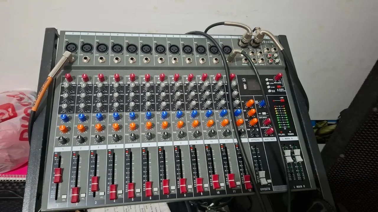 Mesa de som