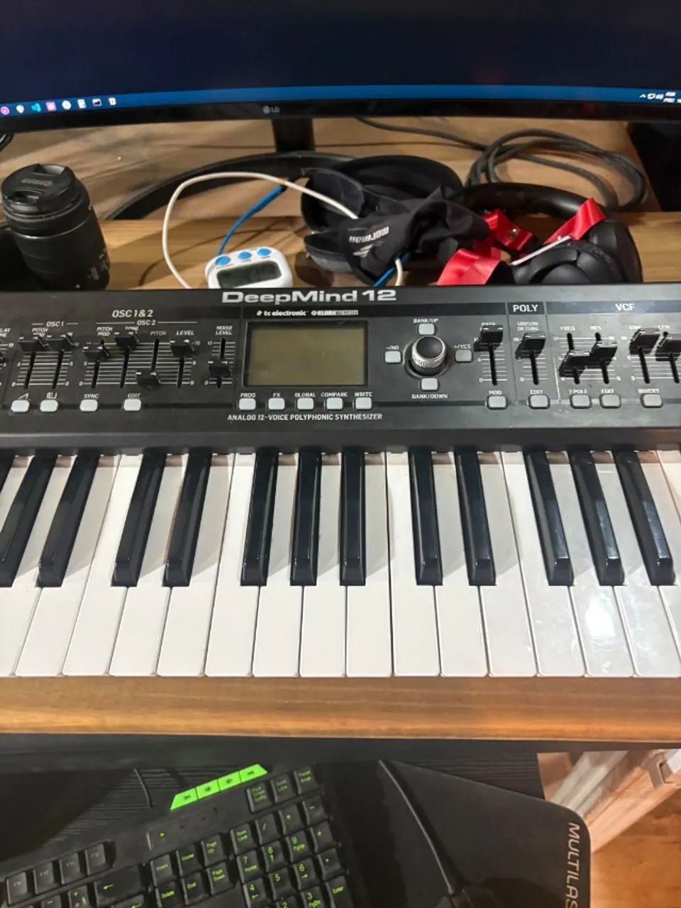 Behringer DeepMind 12 + Caixa e manual originais - Foto 3