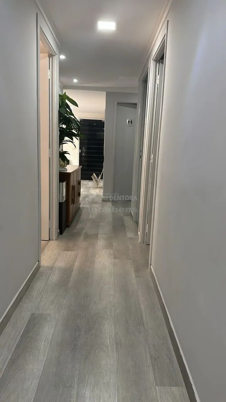 Sala comercial com 100 m² e 01 vaga de garagem no Centro - Foto 2