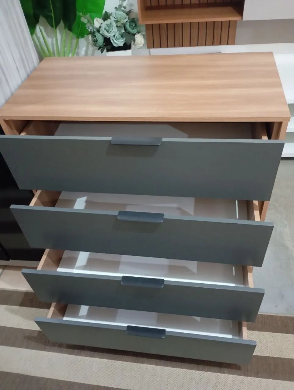Cômoda com 4 gavetas - Foto 3
