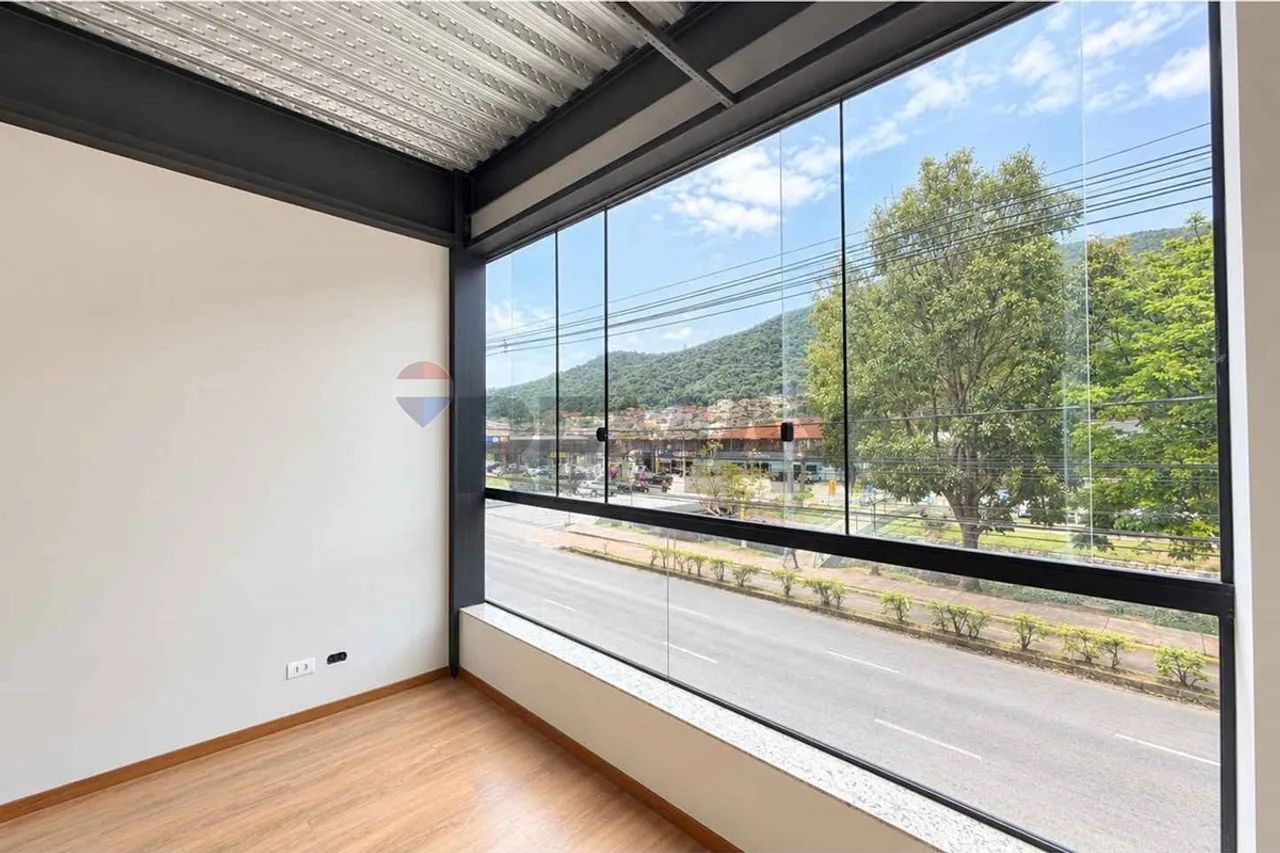 Sala Comercial na avenida João Pinheiro