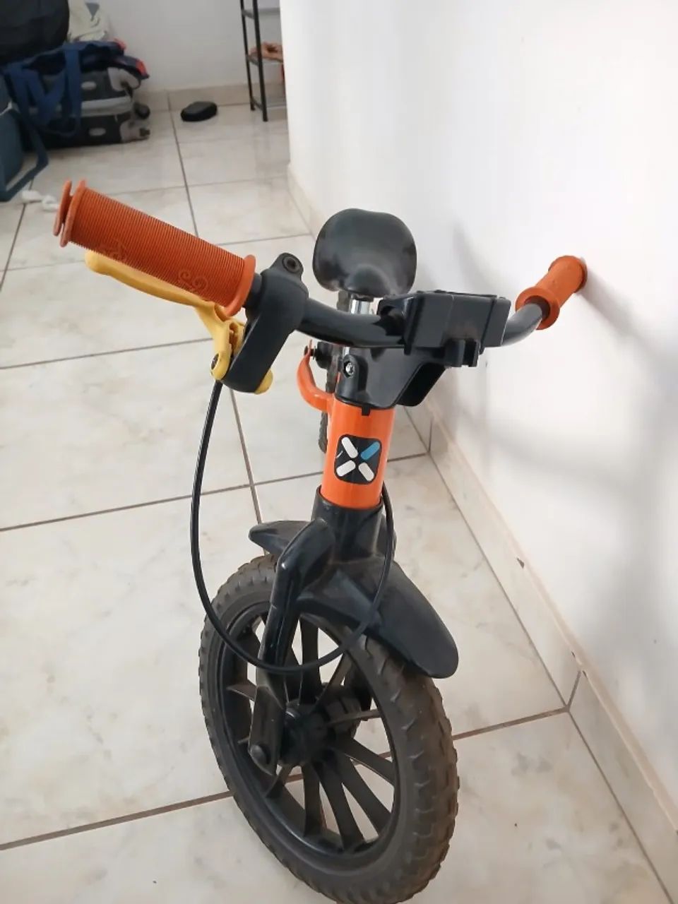 Bicicleta infantil de equilíbrio 