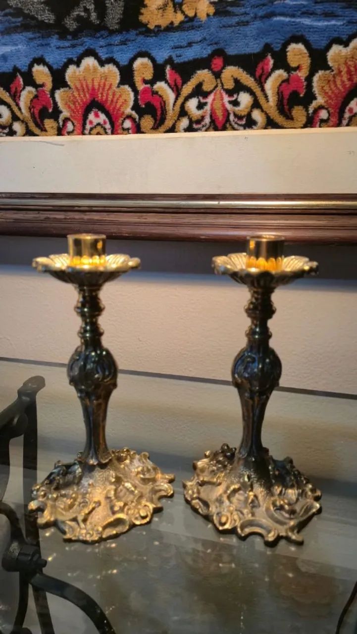 Par porta velas bronze antigo  - Foto 2