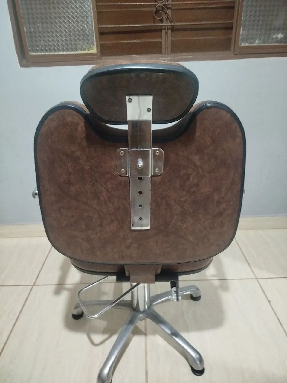 Cadeira de barbearia bom estado 
