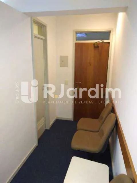 Sala Comercial | 30m² | Portaria 24 Horas | Centro - Foto 3