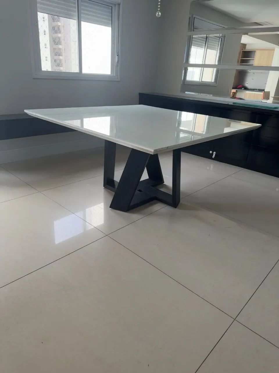 Mesa 155 cm x 155 cm com 4 cadeiras  - Foto 2