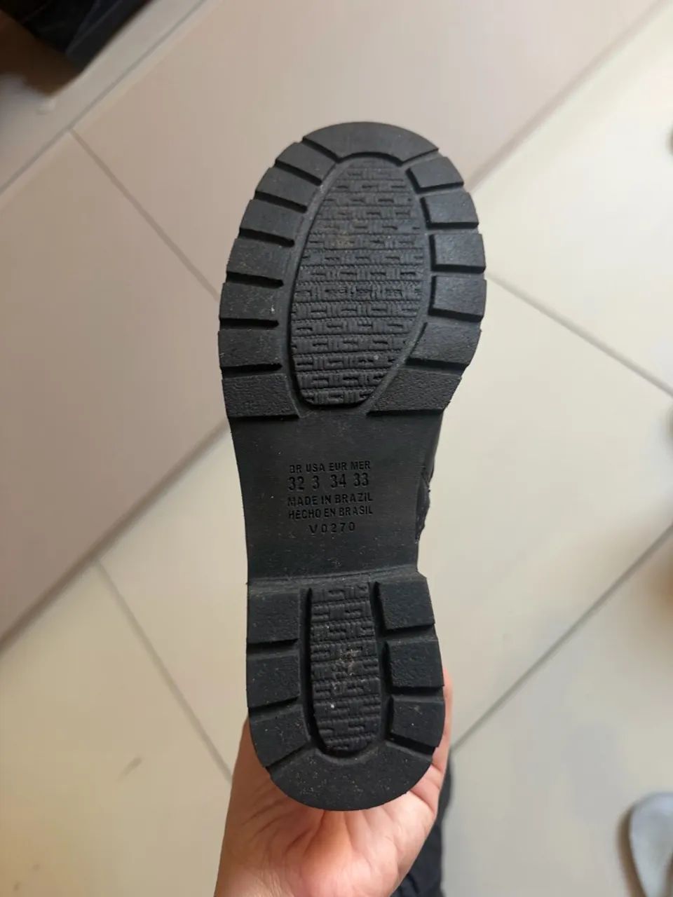 Bota preta tamanho 32 - Foto 5