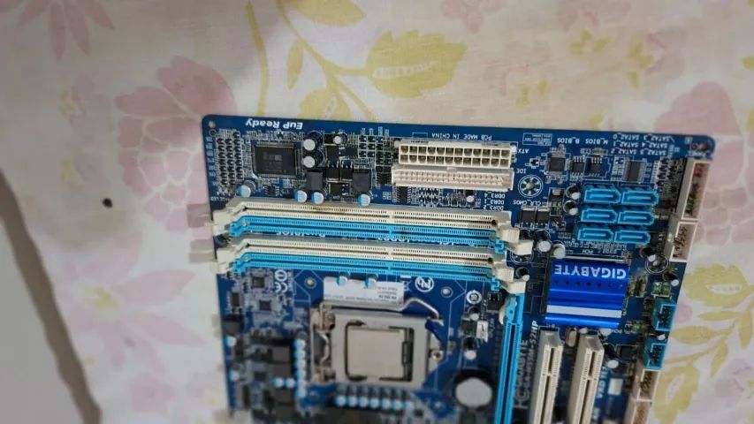 Kit Placa Mae e Processador Intel i5 550 - Foto 4