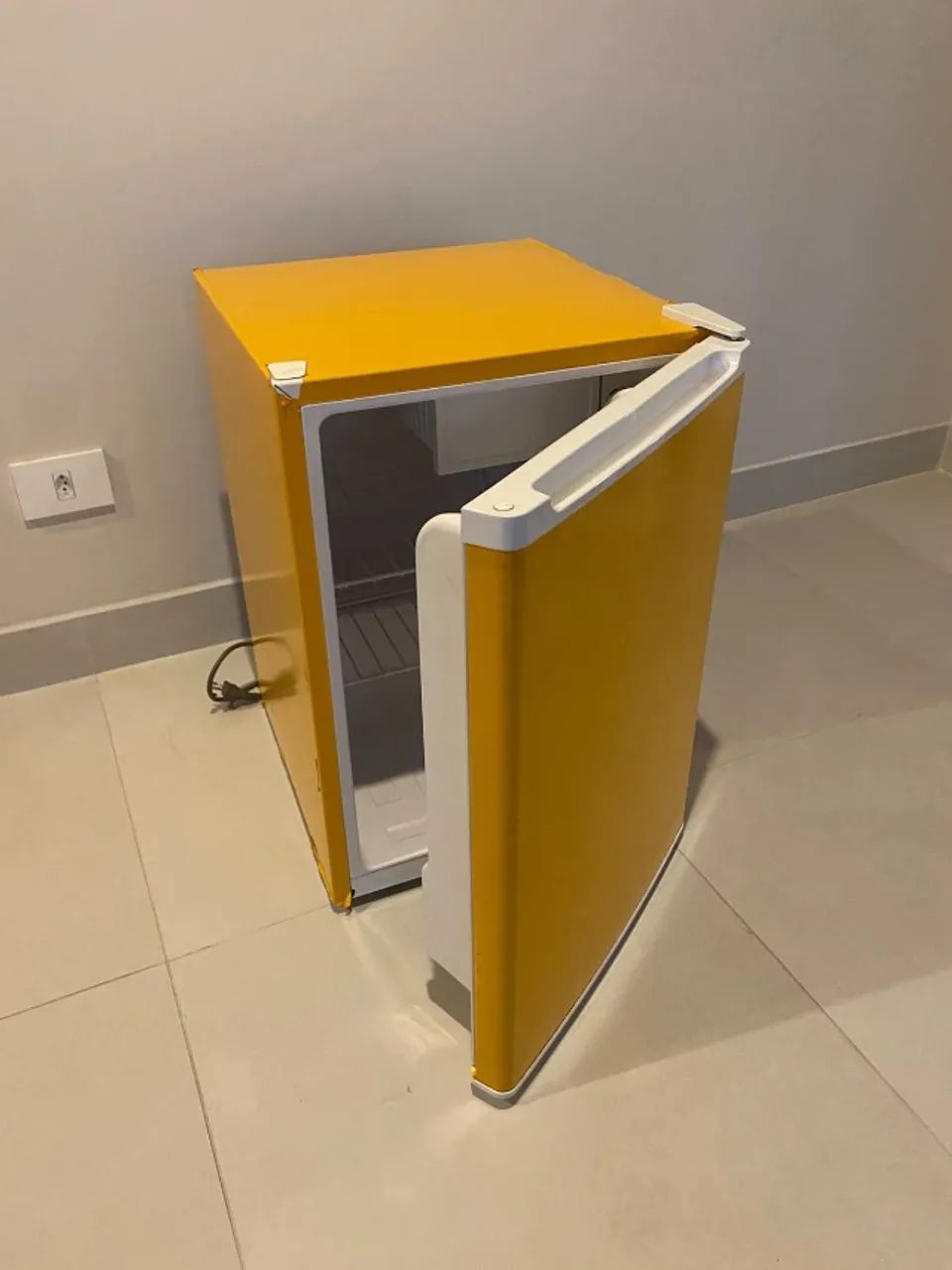 Frigobar Philco 68l 127V - Foto 3