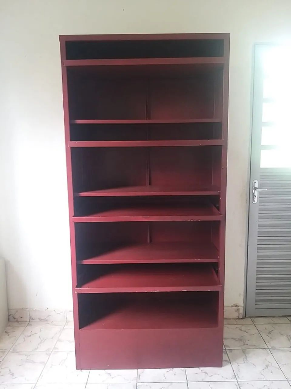 Estante metálica