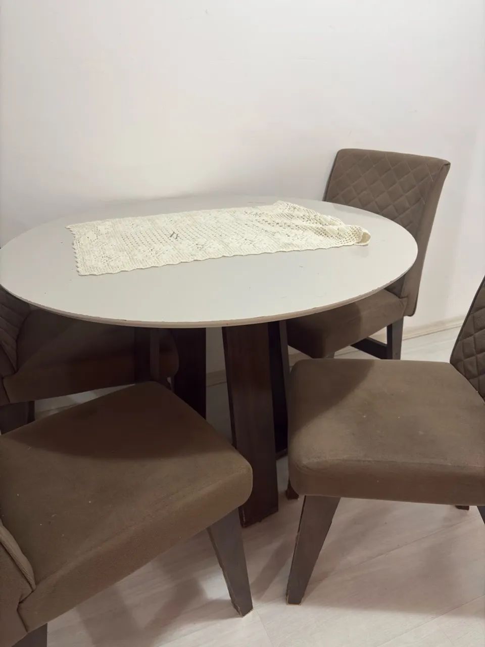 Mesa com 4 cadeiras  - Foto 4