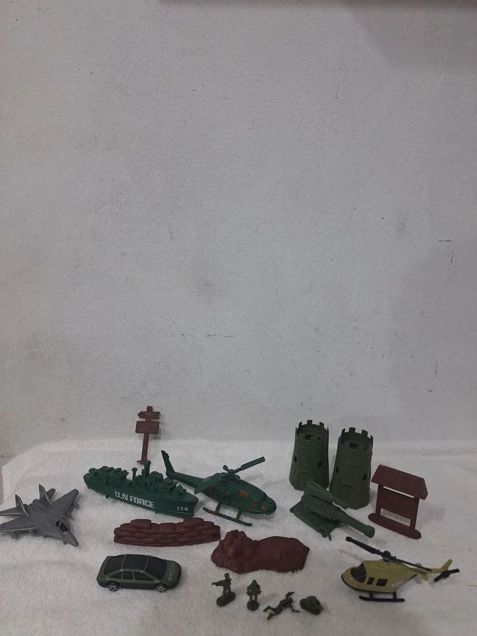 Combo Miniaturas brinquedos militar