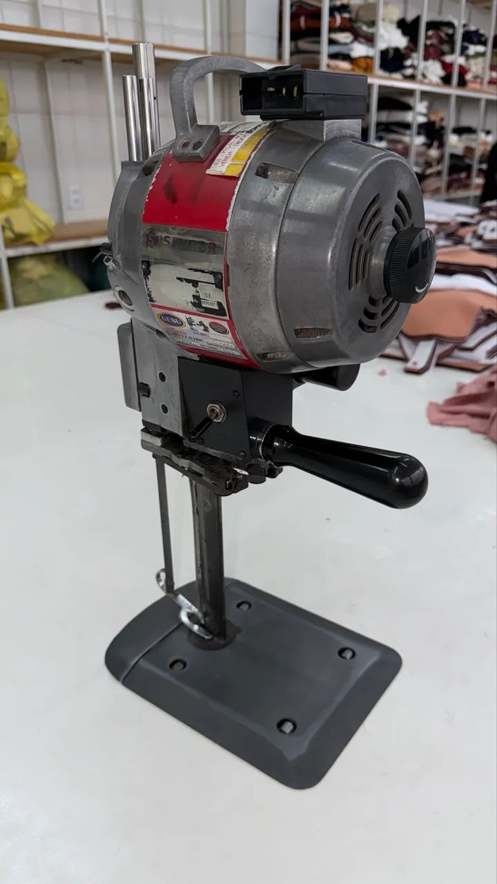 Tesoura / Máquina de corte SINGER 8 polegadas