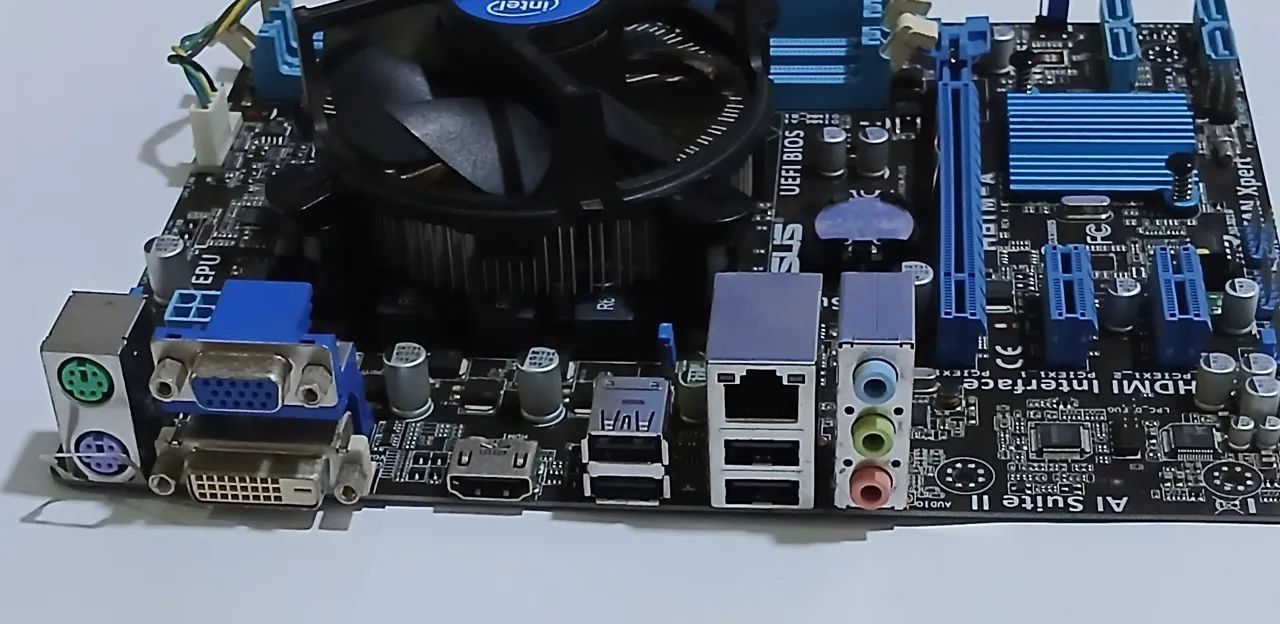Placa mãe Asus H61M-A - Foto 2