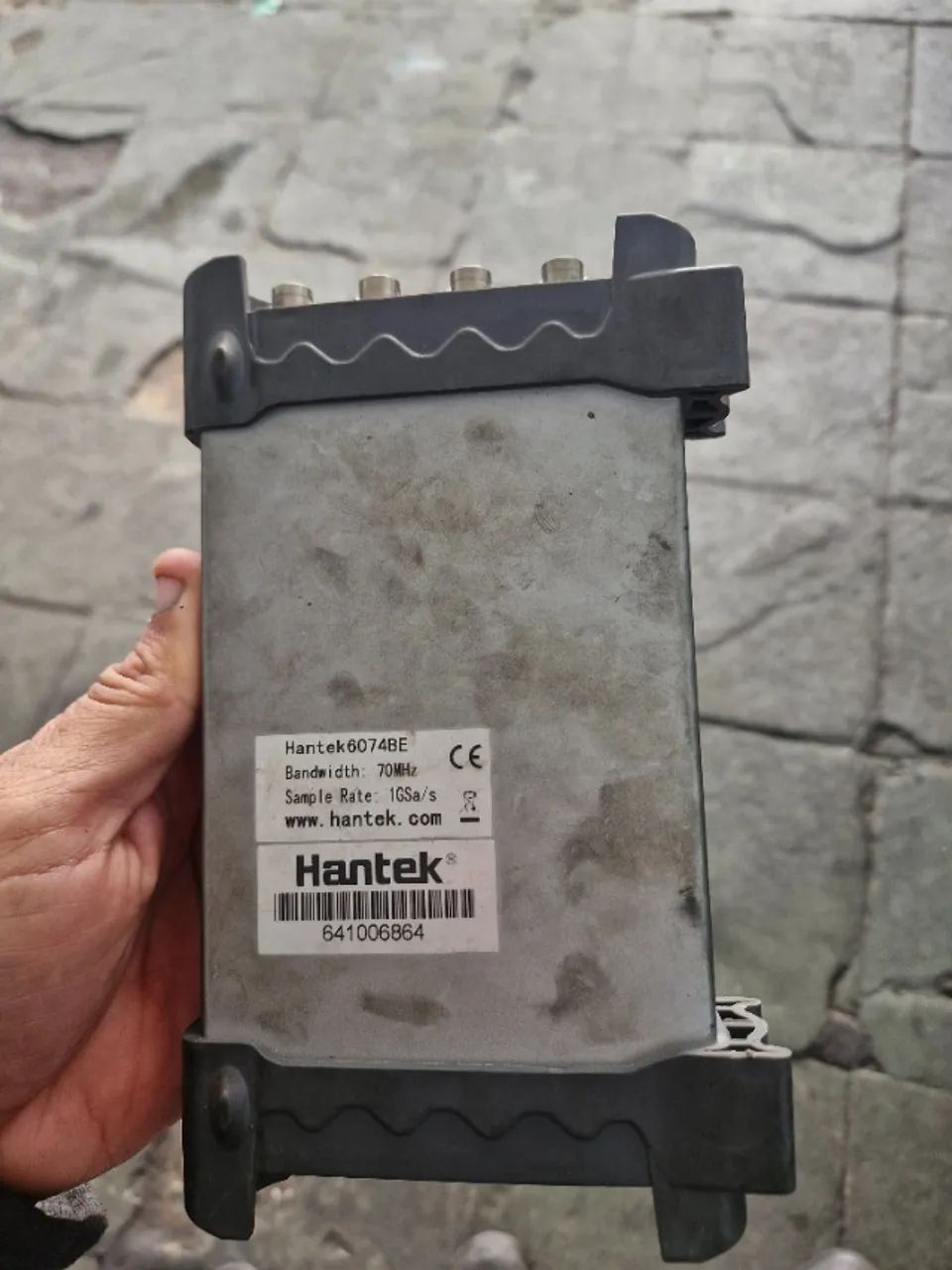 osciloscopio hantek 6074BE