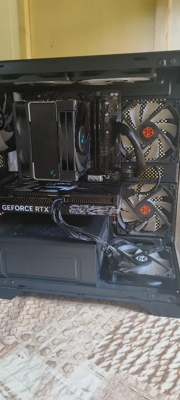 Pc gamer 7800X3D 5060 TI - Foto 4