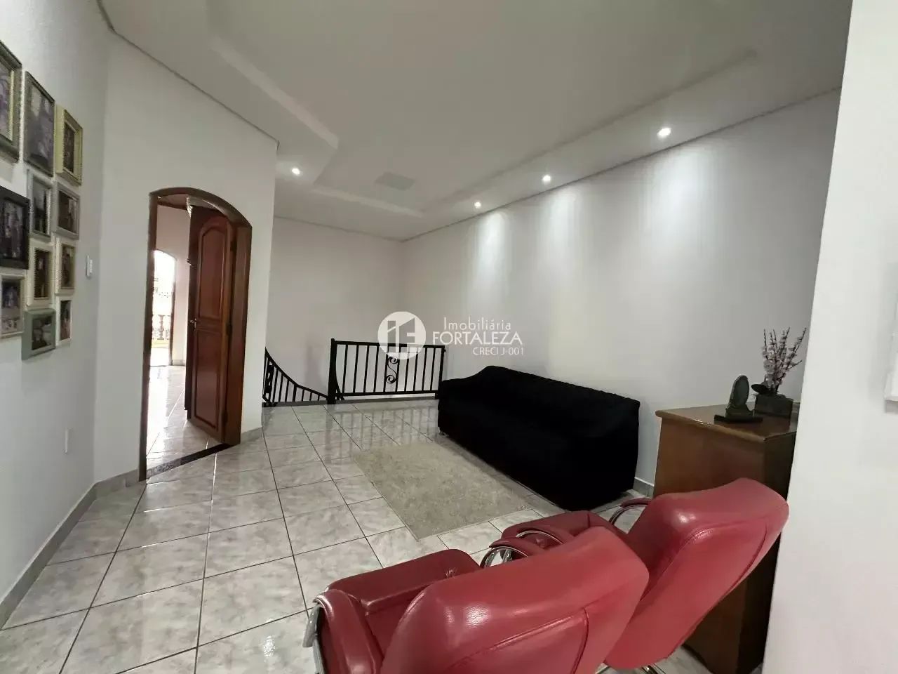 CASA COMERCIAL LOCALIZADA NO BOSQUE - Foto 2