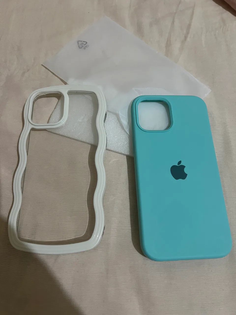 Capa do iPhone 12 Pro Max nova - Foto 3