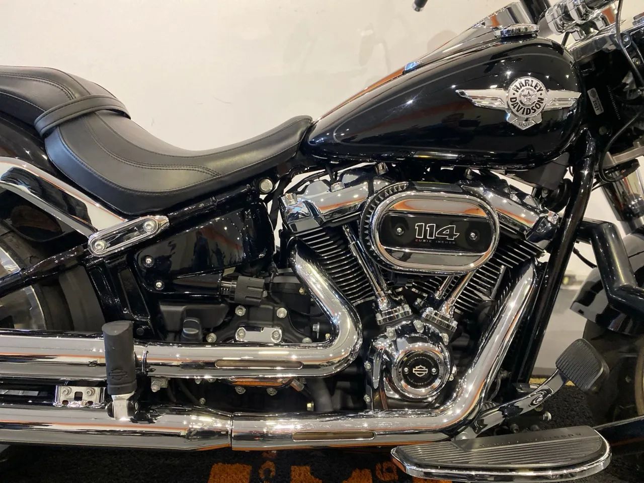 Harley-Davidson Softail Fat Boy 114 Custom - Foto 3