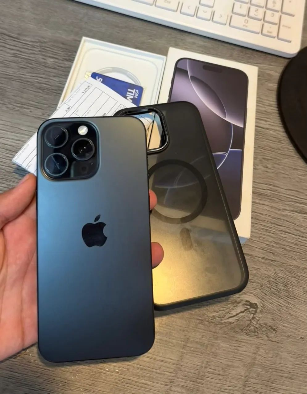 iPhone 16 Pro Max - Foto 2