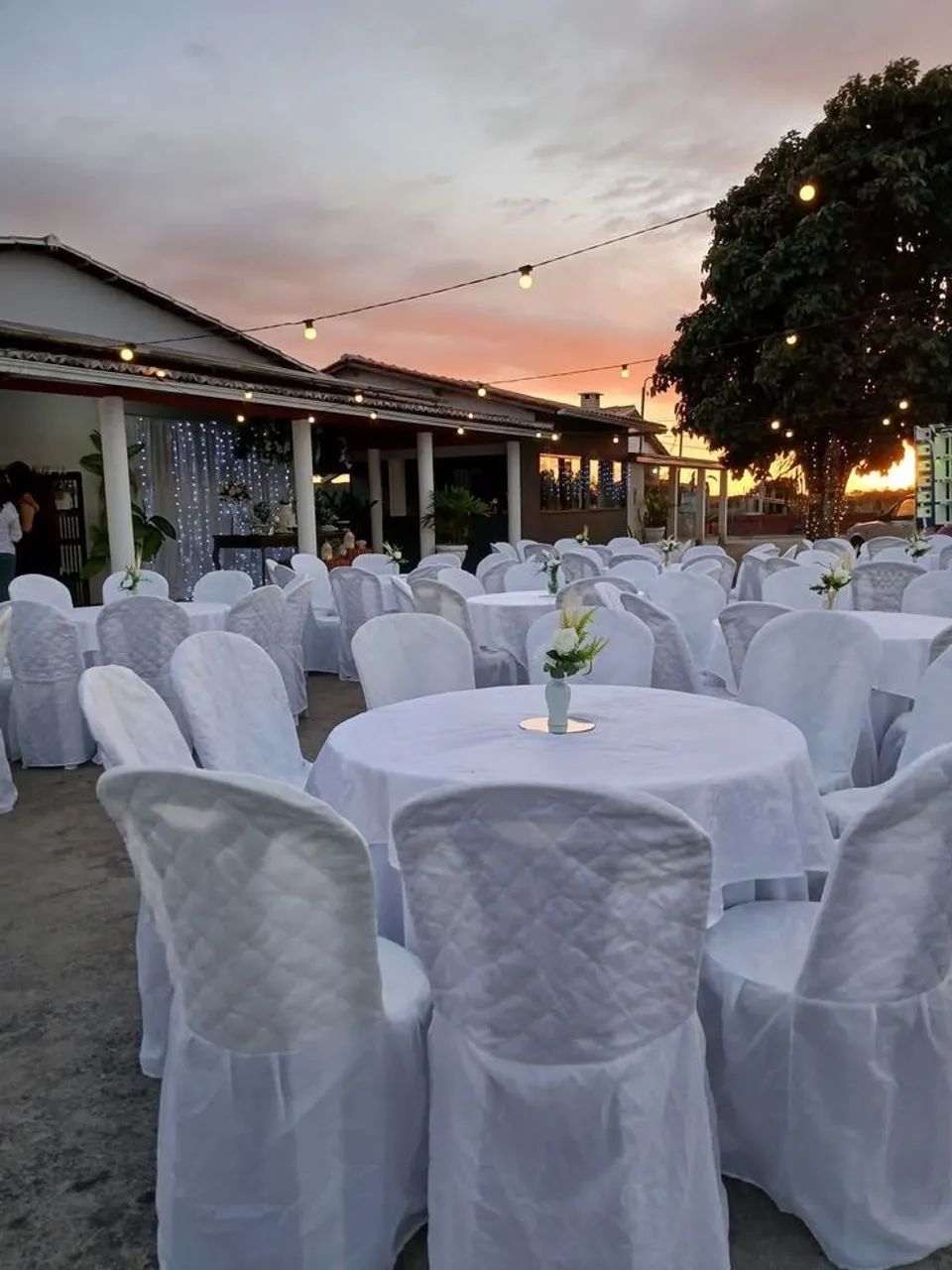 Aluguel de tampões de mesa e toalhas  - Foto 3