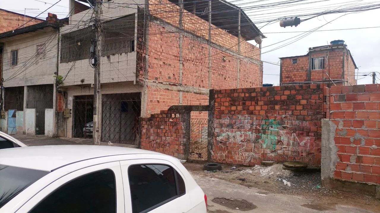TERRENO em Periperi, com Fundação 