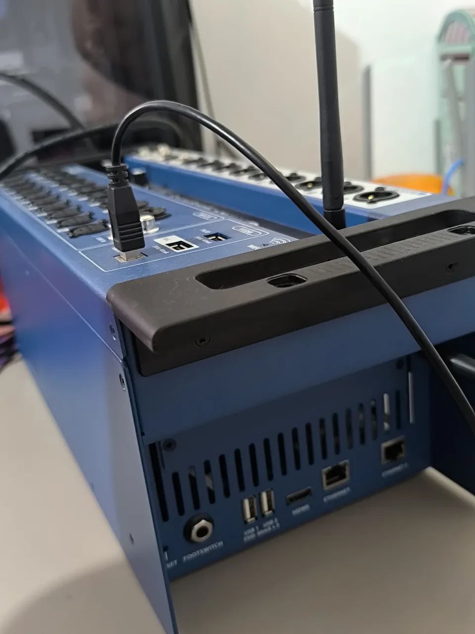 Mesa de Som Digital SondCraft Ui24r - Foto 2