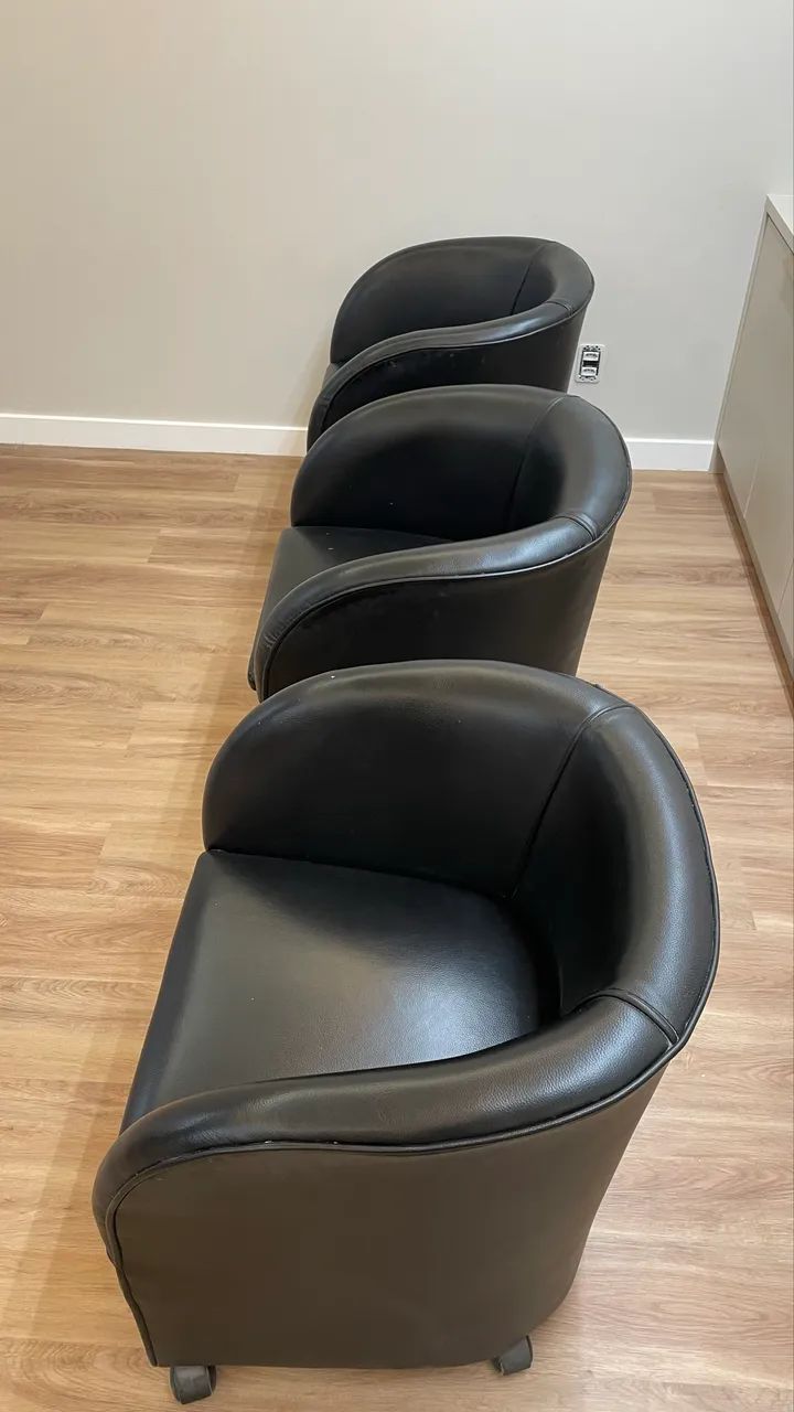 Poltronas meia lua courino preto  - Foto 2