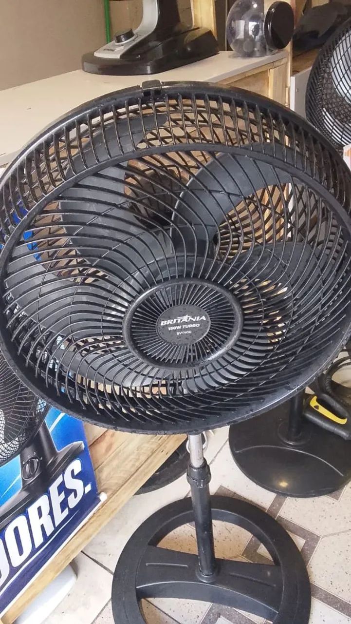 ventilador grande Britânia de coluna 