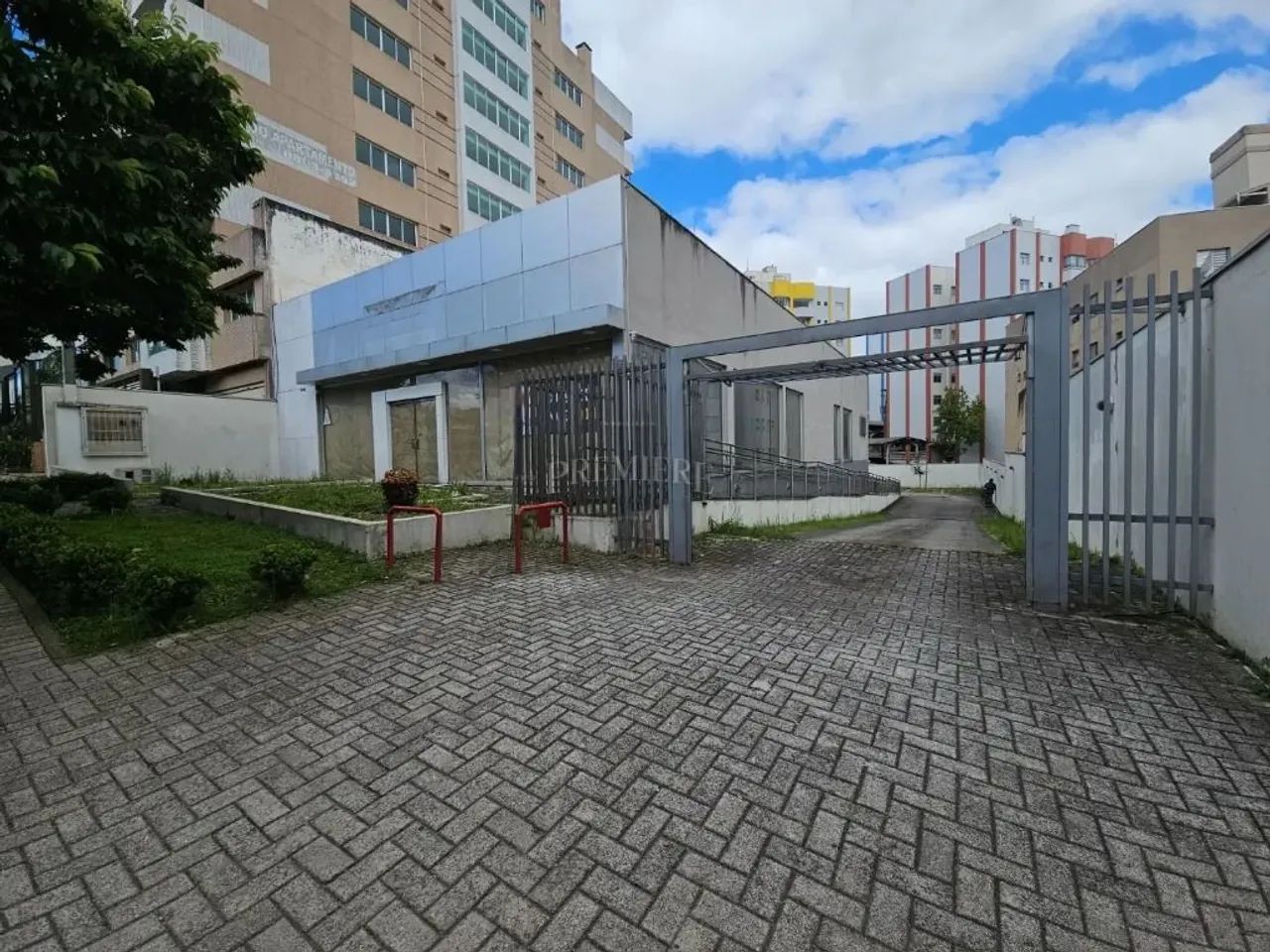 Loja para alugar, 448 m² - Cabral - Experimente o Atendimento Boutique!!!