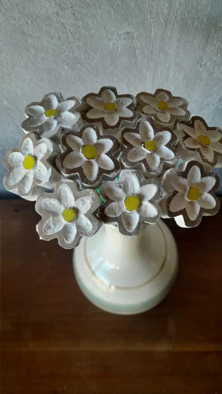 Buquer de flores em madeira - Foto 2