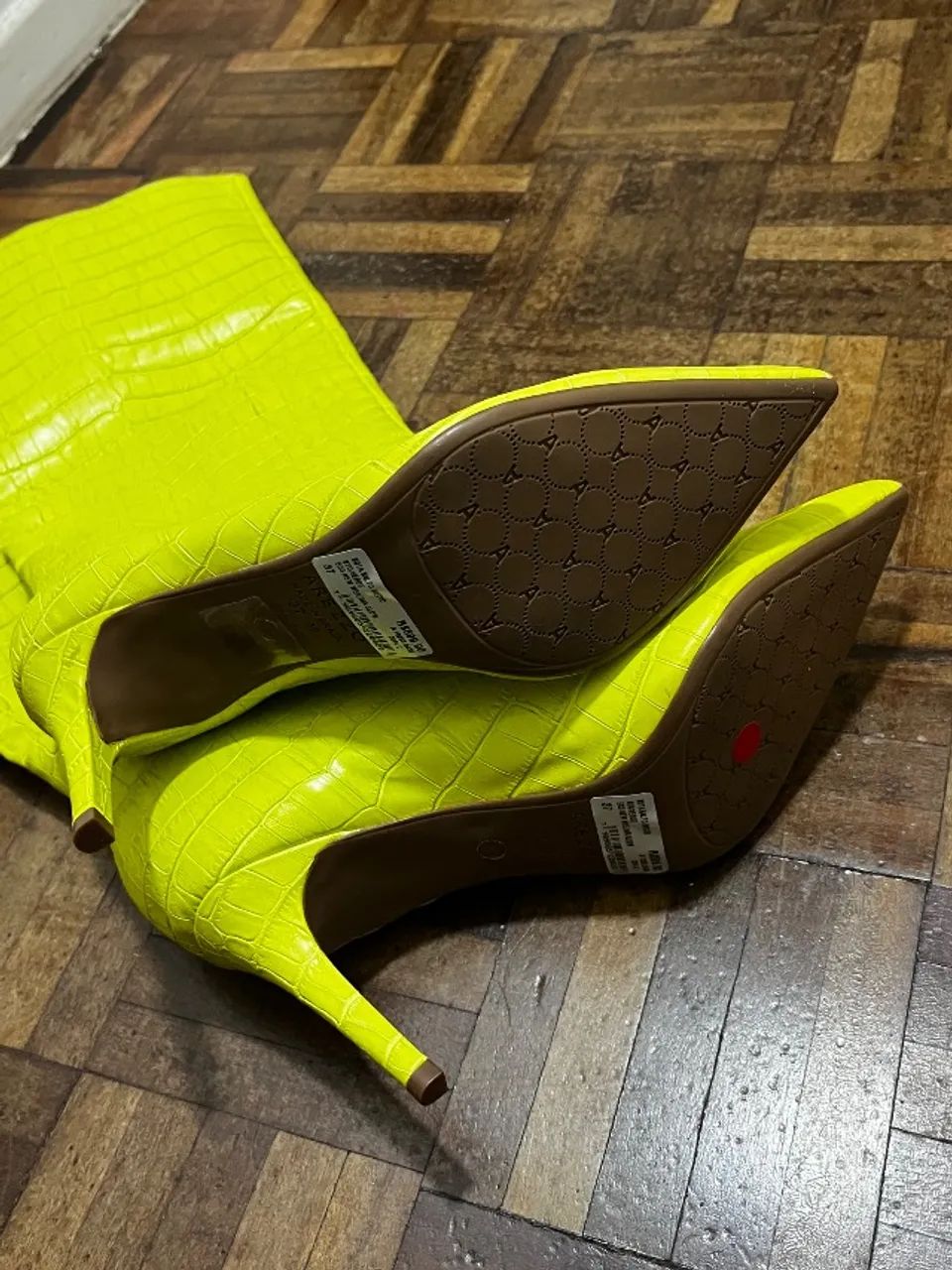 Bota Arezzo, verde neon, tamanho 37 nunca usada  - Foto 3