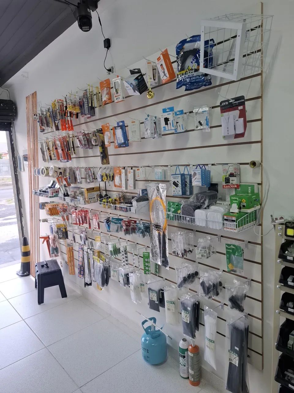 Painéis canaletados expositor para loja - Foto 2